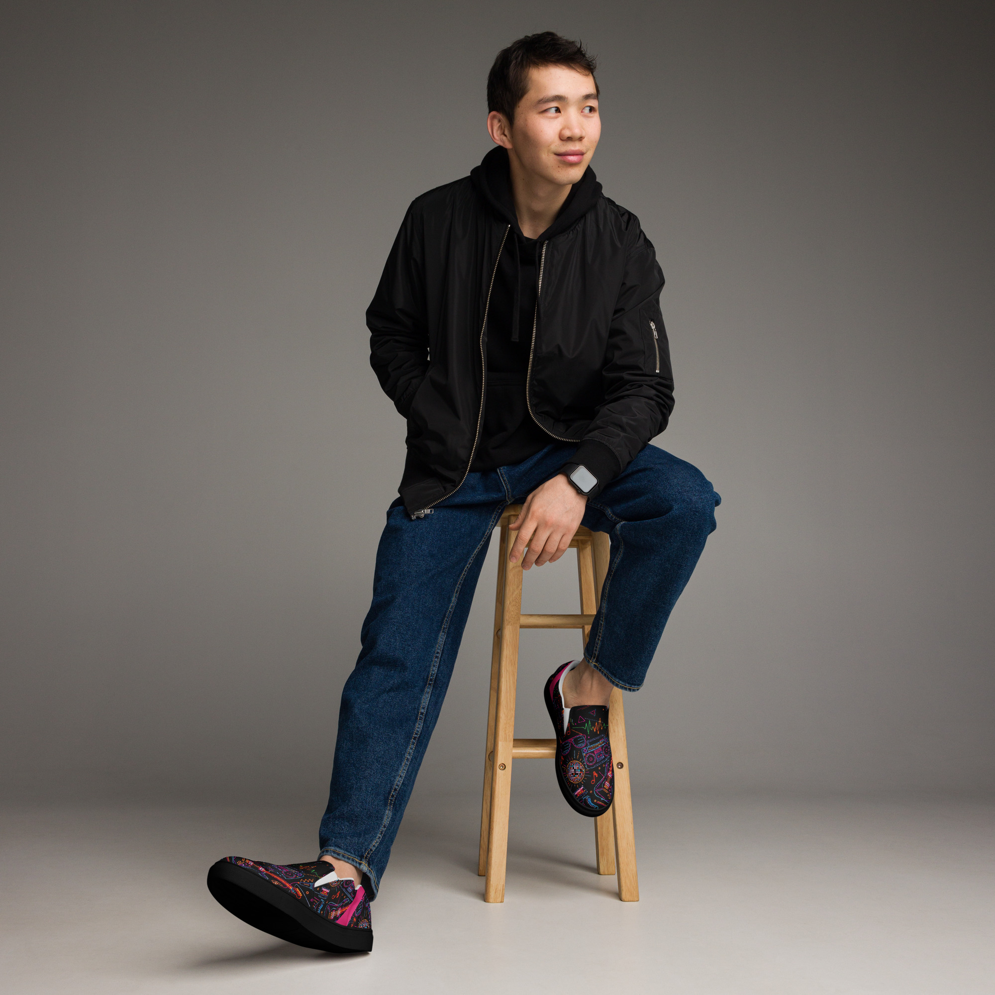 Retro Vaporware v5 Men’s slip-on canvas shoes - Image 18