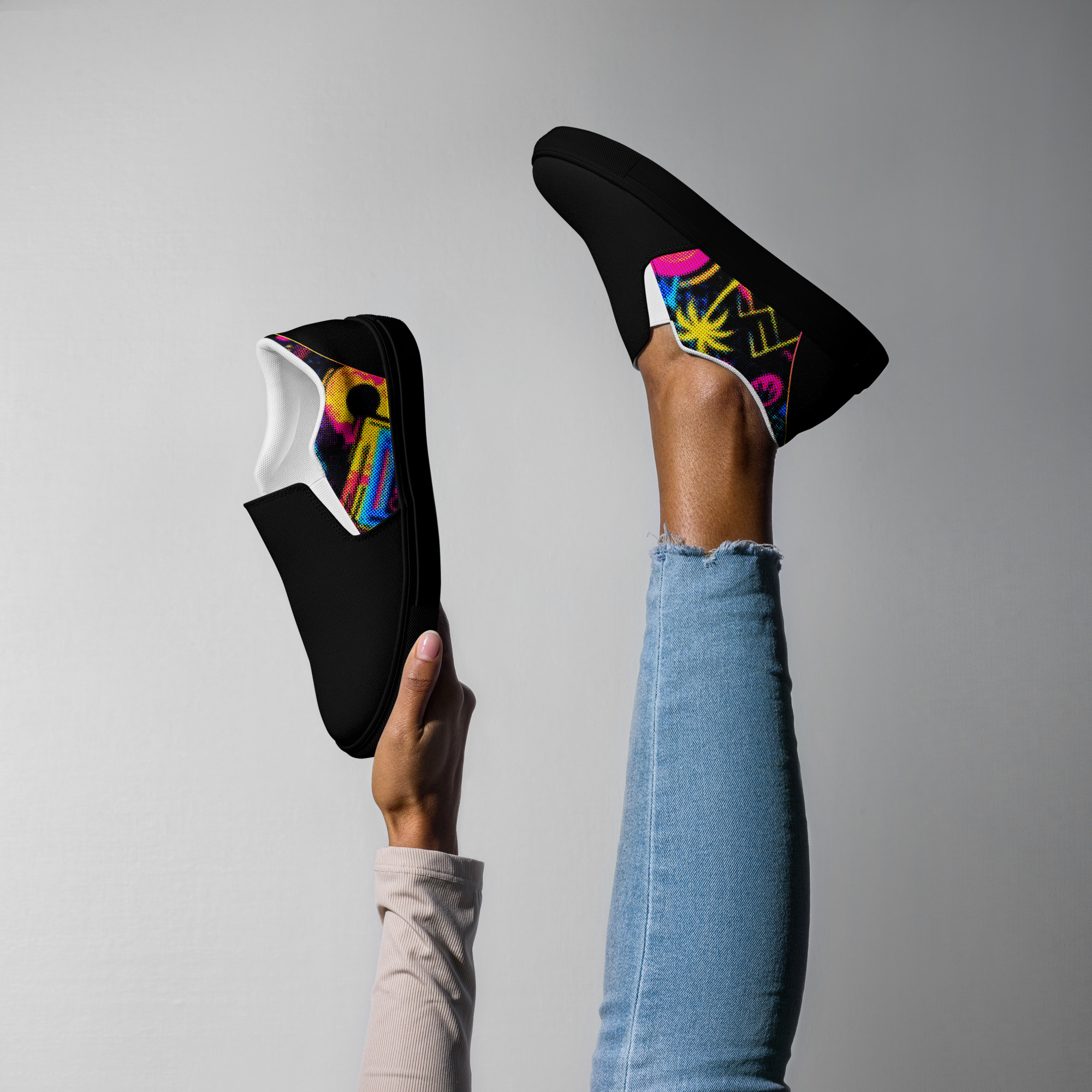 Retro Vaporware v4 Women’s slip-on canvas shoes - Image 14